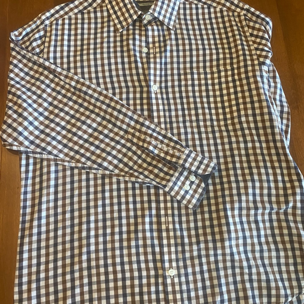 Johnston & Murphy tailored fit long sleeve